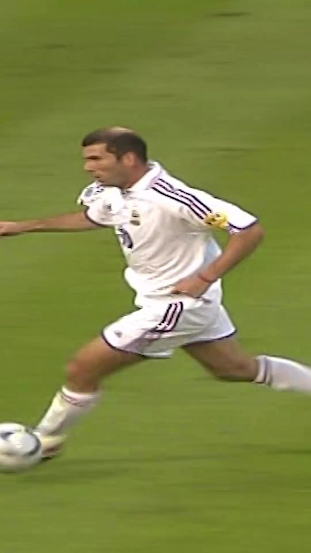 齐达内在2000欧洲杯上是怎样踢球的？